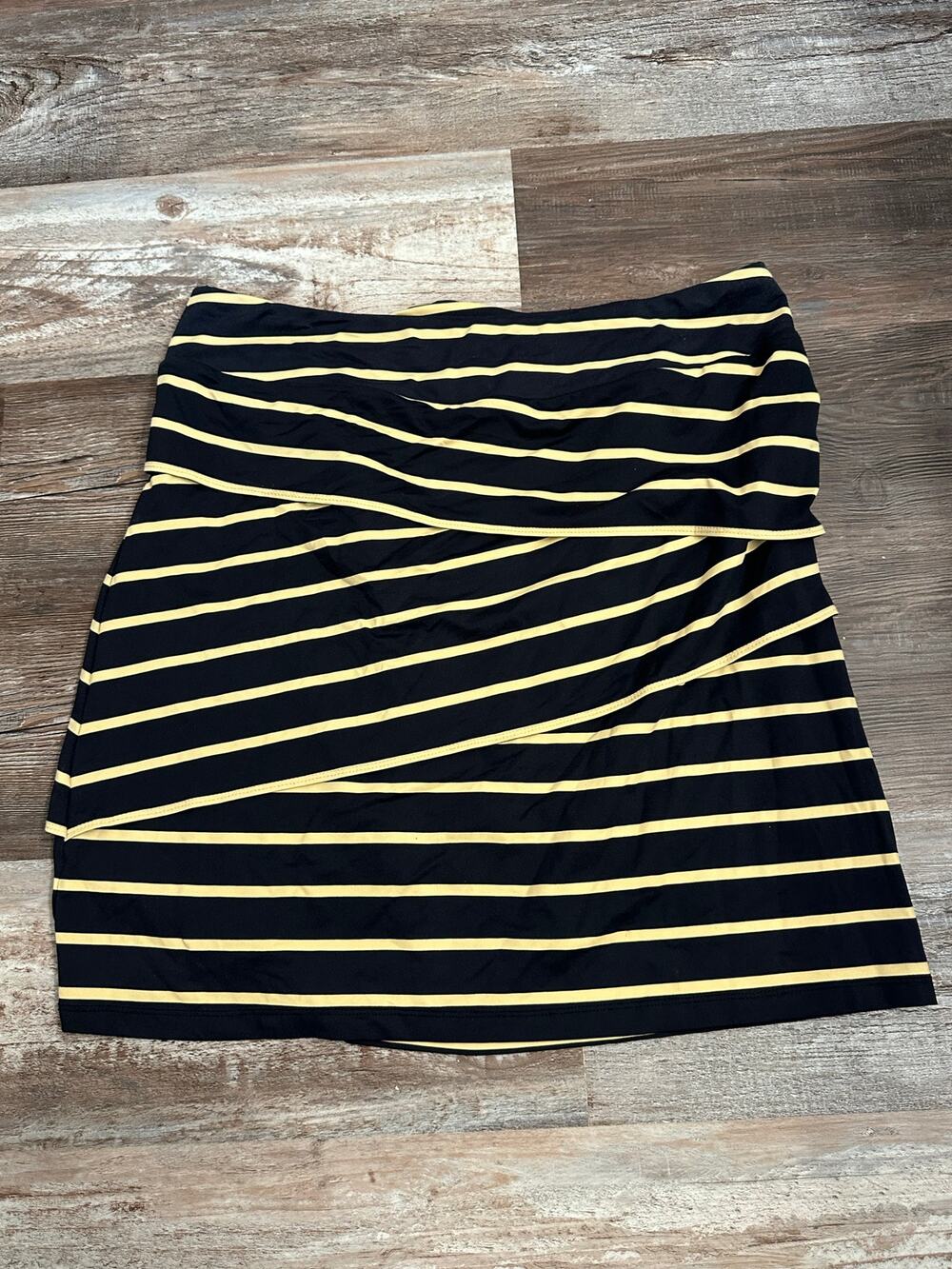 J. McLaughlin Nicola Layered striped skirt in black and beige size XL